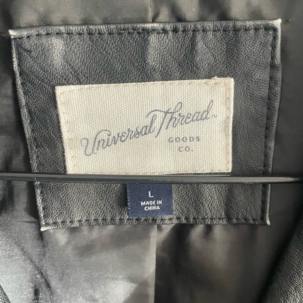 Universal Threads faux leather jacket in black - Picture 3 of 6